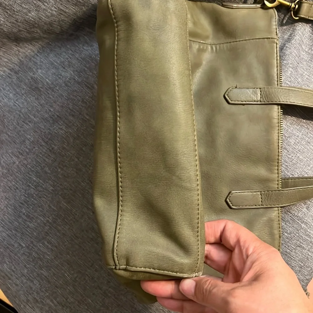 Universal Thread Olive Crossbody Bag - Picture 5 of 9